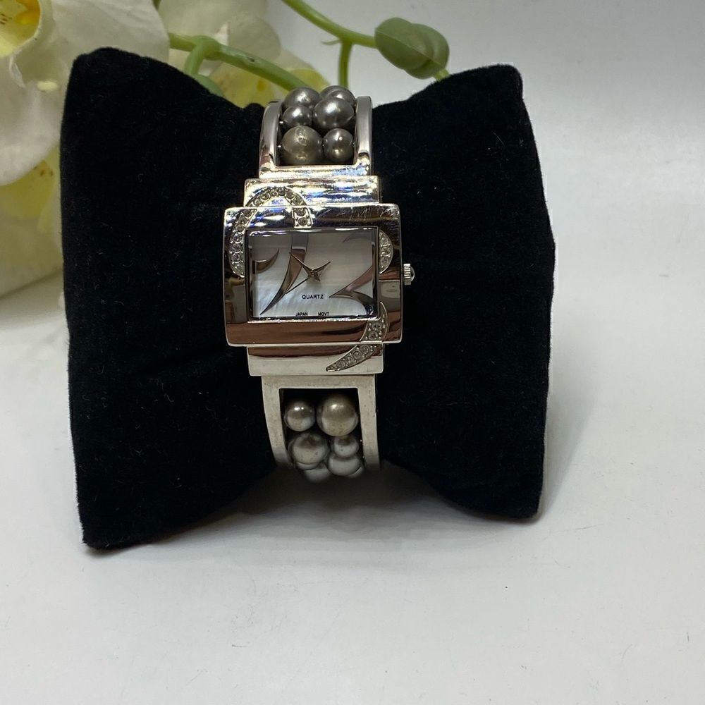 Woman’s Fashion Cuff Quartz Watch
